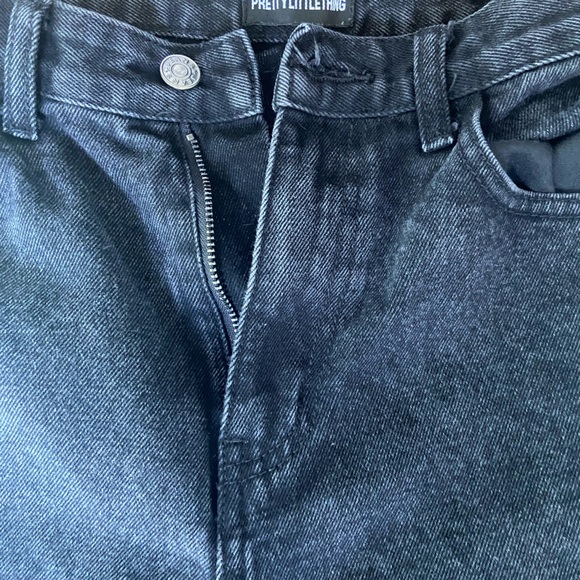 Jeans - Picture 1 of 4